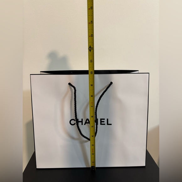 Chanel shopping bag - Picture 3 of 5